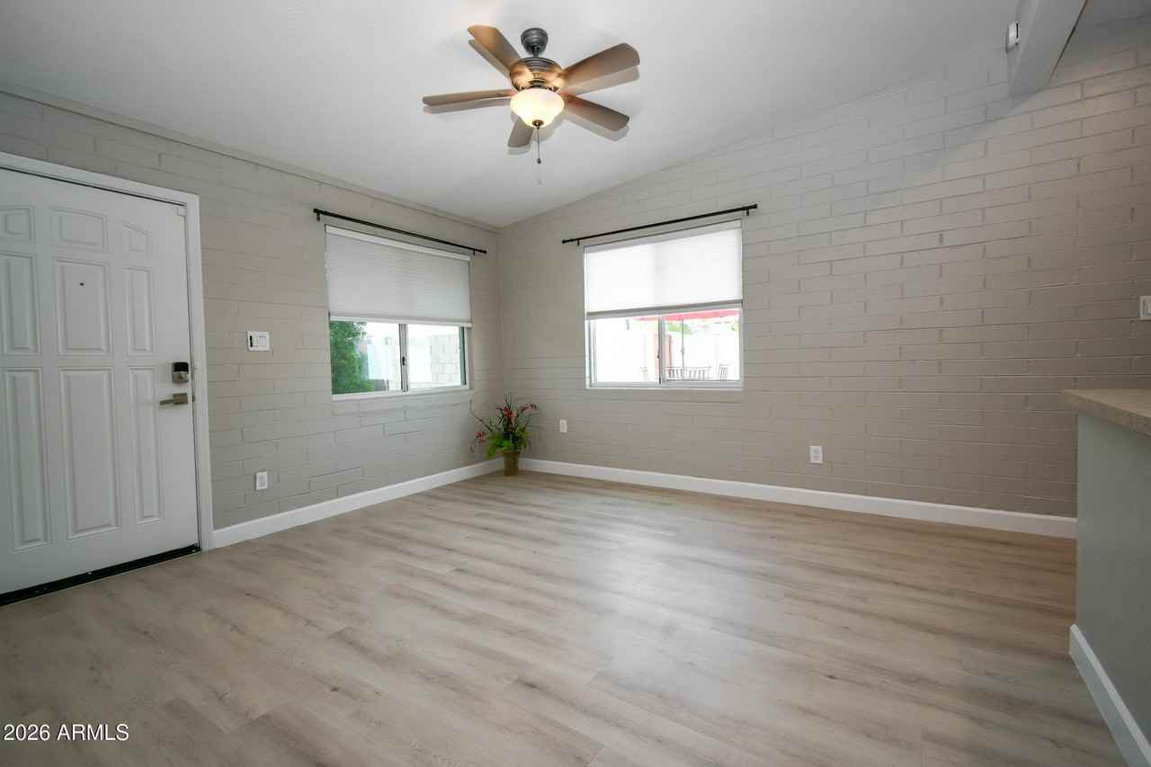 1012 E Henry St - Photo 7 of 18
