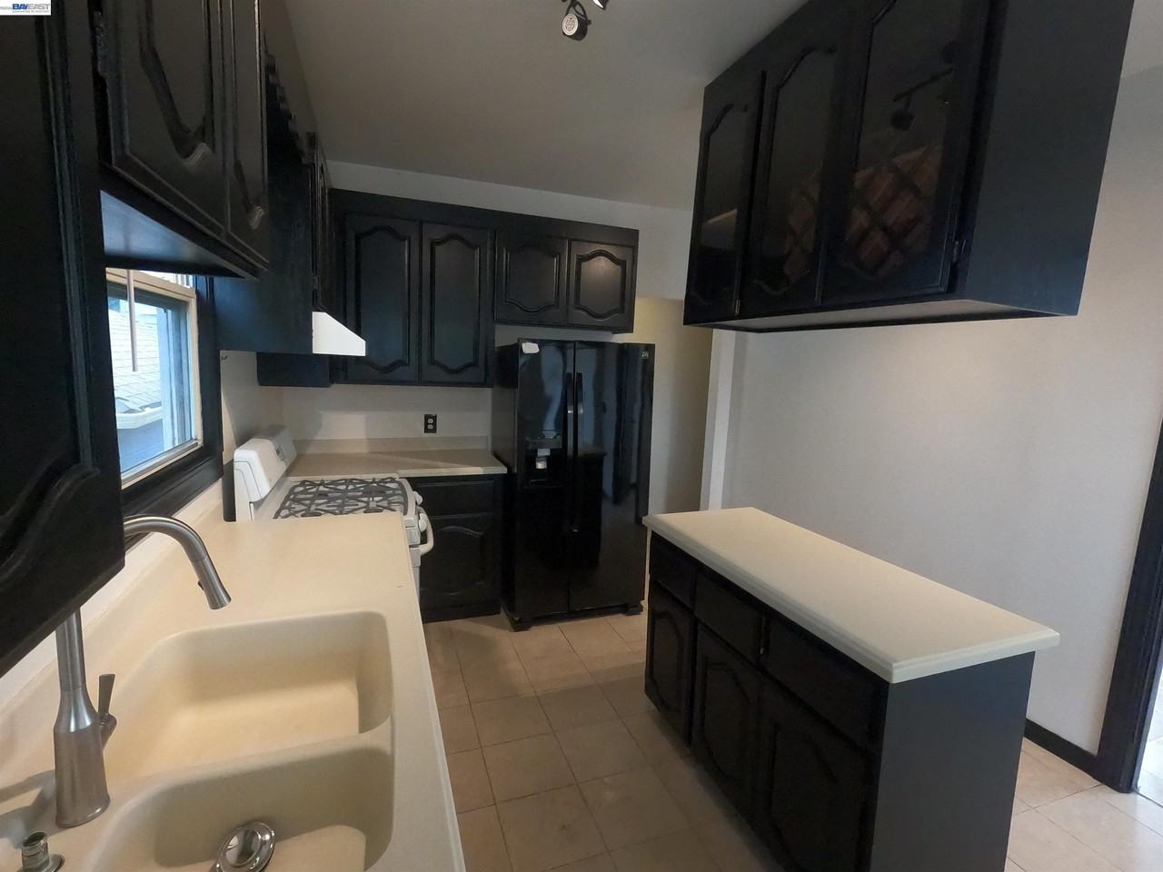 692 45th St - Photo 4 of 17