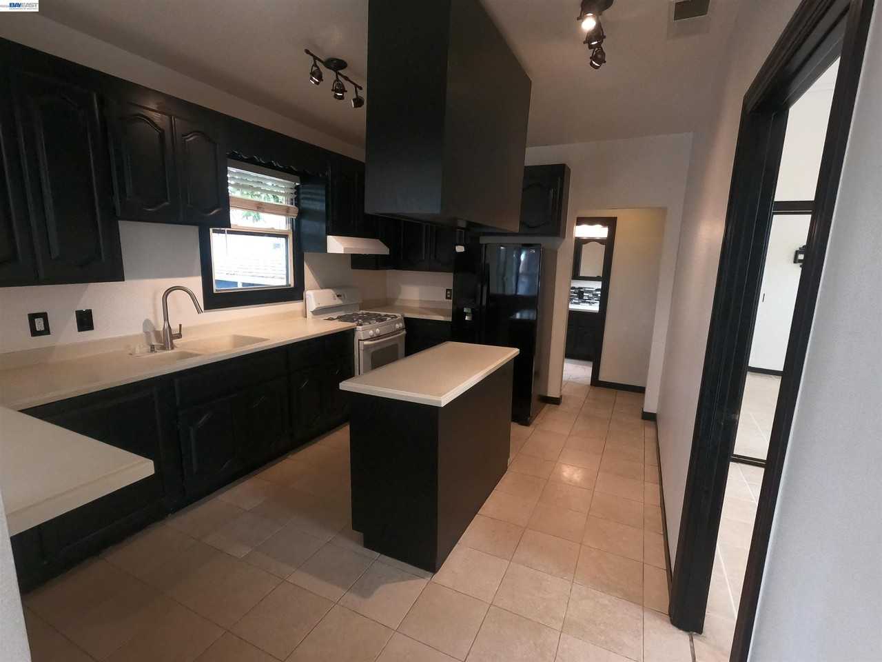 692 45th St - Photo 5 of 17