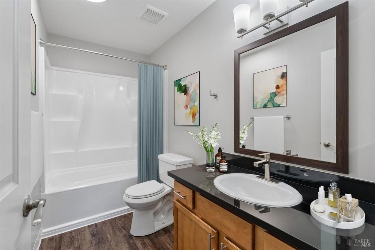 1812 Trinity Ave #201 - Photo 4 of 7
