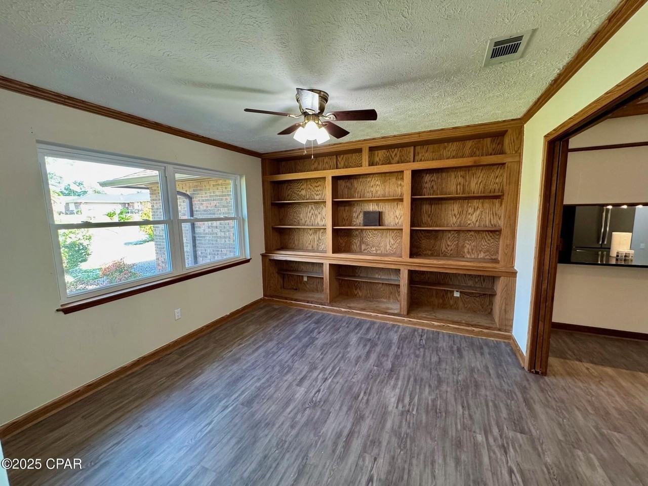 6210 Imperial Dr - Photo 3 of 37