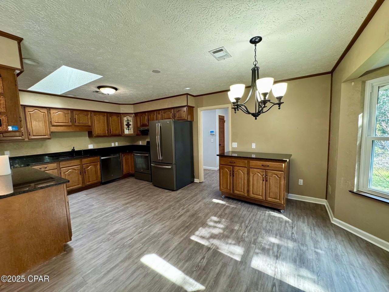 6210 Imperial Dr - Photo 7 of 37
