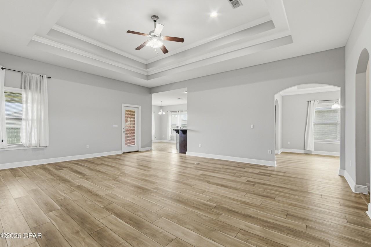 5033 Pretty Way - Photo 7 of 49
