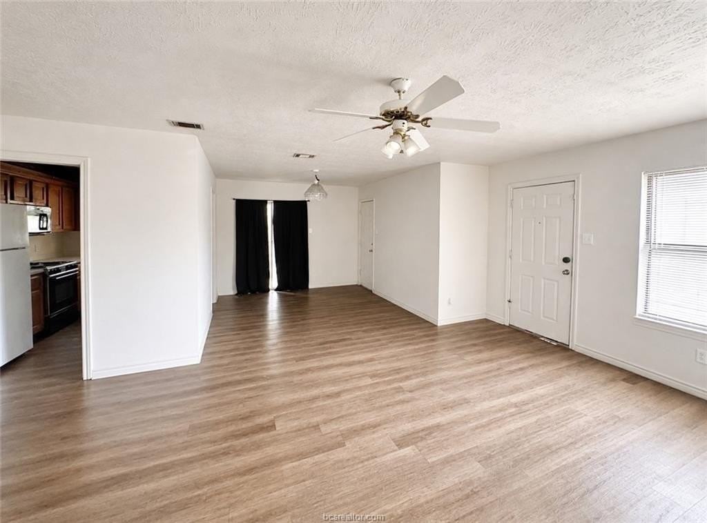 816 Azalea Ct - Photo 2 of 12