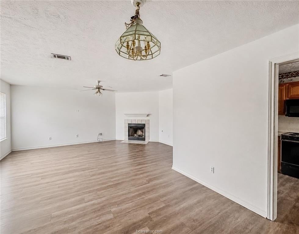 816 Azalea Ct - Photo 3 of 12