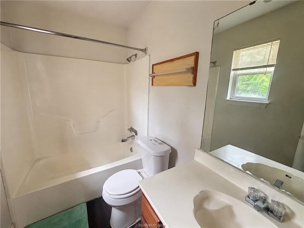 816 Azalea Ct - Photo 7 of 12