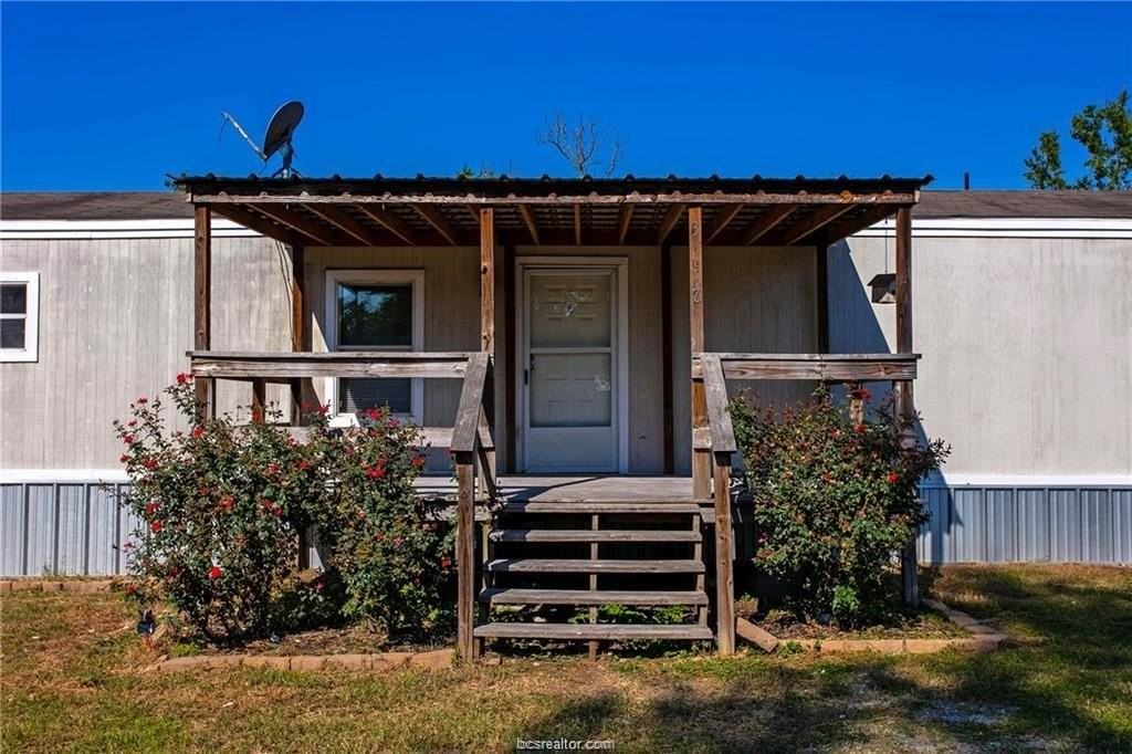 3042 Henderson Road - Photo 3 of 22