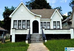 featured image of 607 E 22nd St