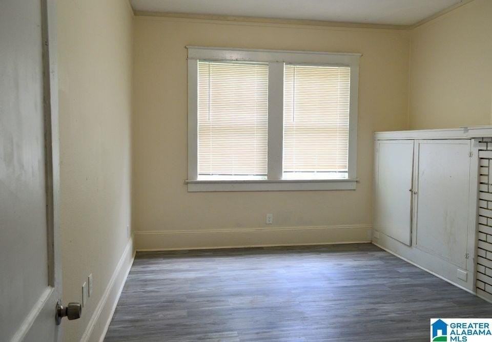 607 E 22nd St - Photo 6 of 18