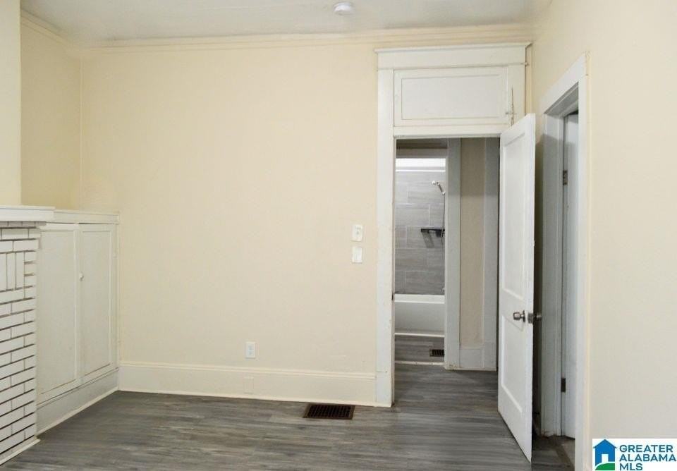 607 E 22nd St - Photo 7 of 18