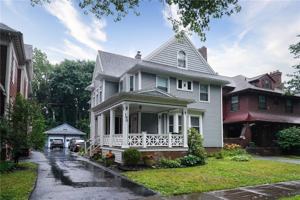 featured image of 190 Dartmouth St #1