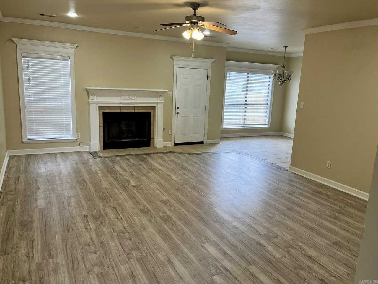 23 Chateaus Ln - Photo 2 of 13
