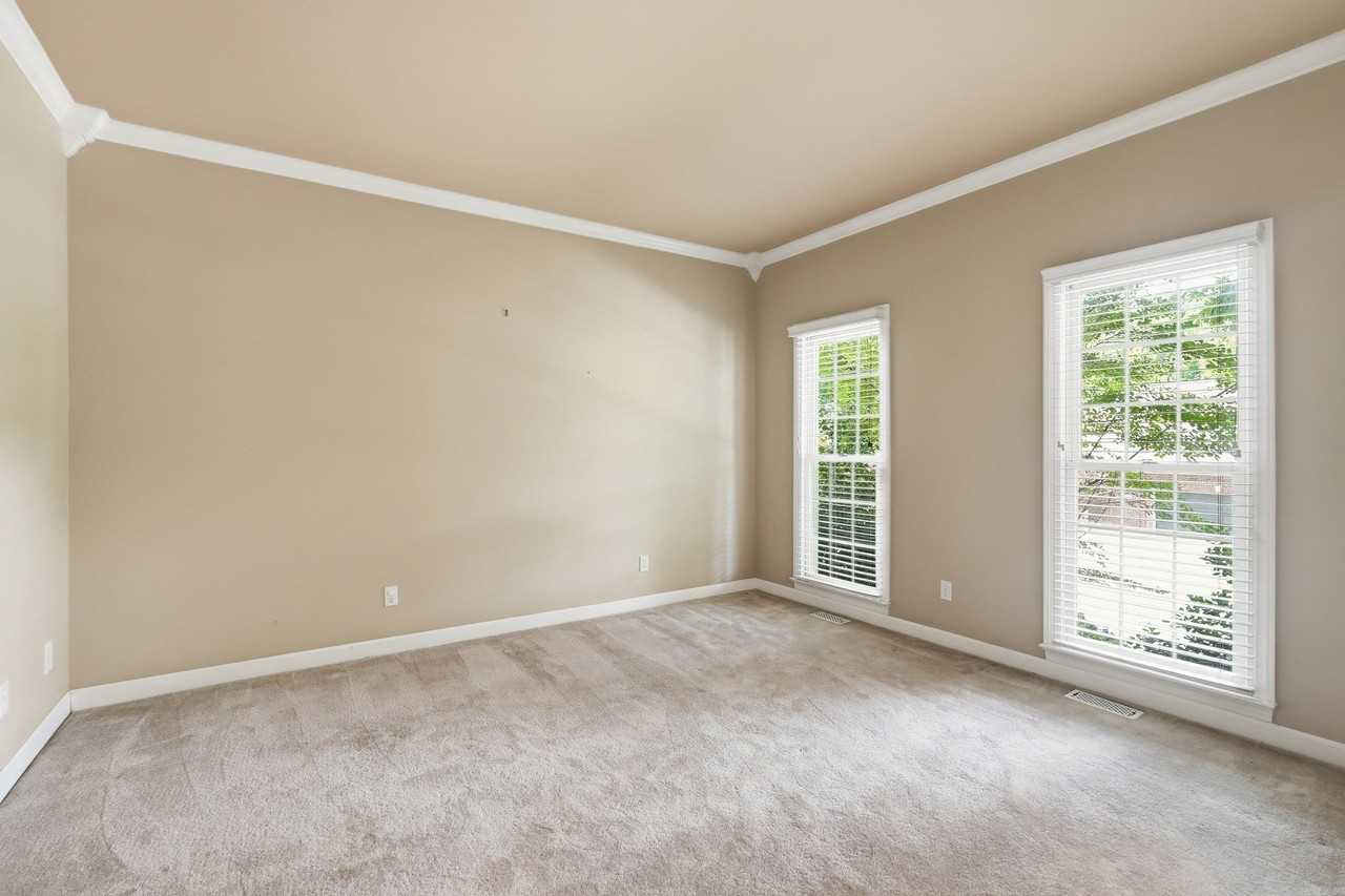 13609 Napoleon Rd - Photo 4 of 50