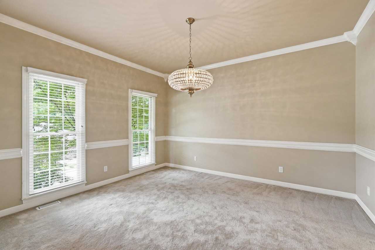 13609 Napoleon Rd - Photo 7 of 50