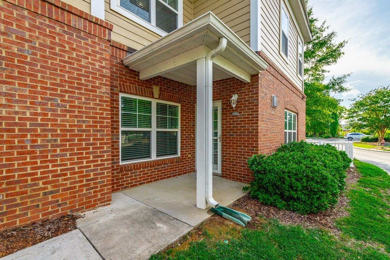 2105 Regency Ct - Photo 2 of 37