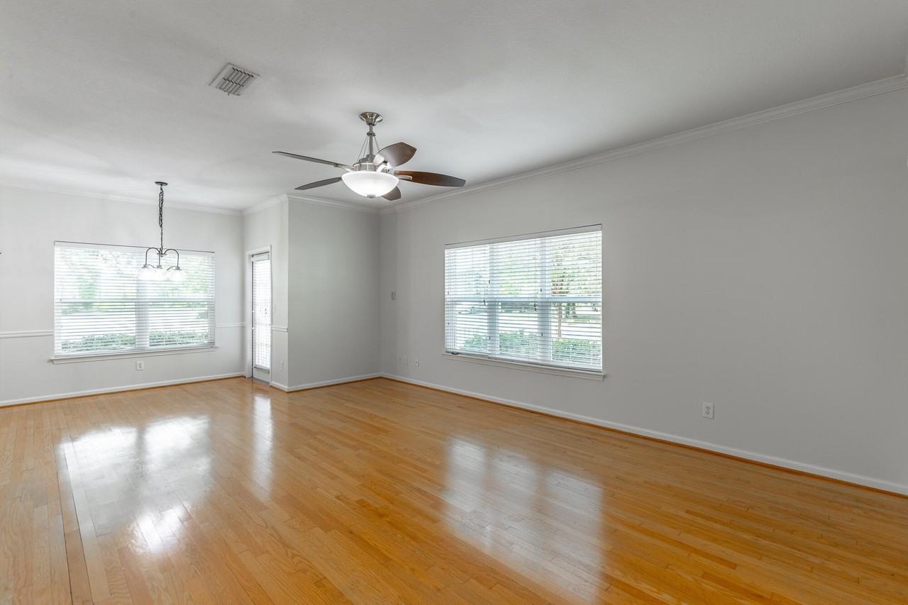 2105 Regency Ct - Photo 6 of 37