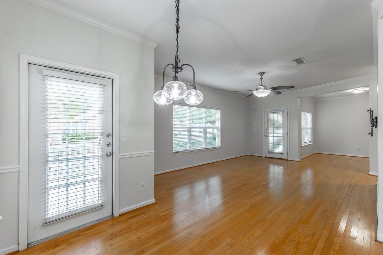 2105 Regency Ct - Photo 7 of 37