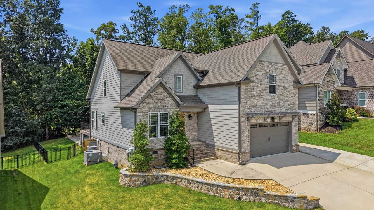 9202 White Ash Dr - Photo 2 of 45