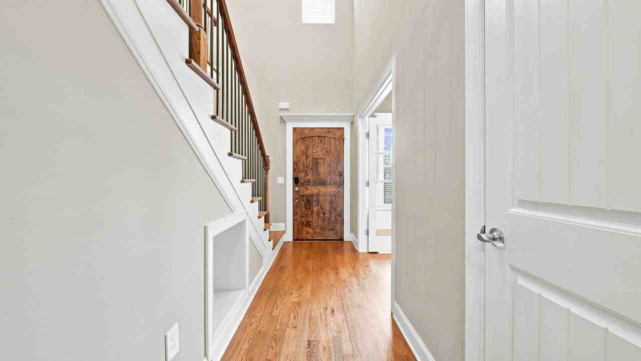 9202 White Ash Dr - Photo 5 of 45