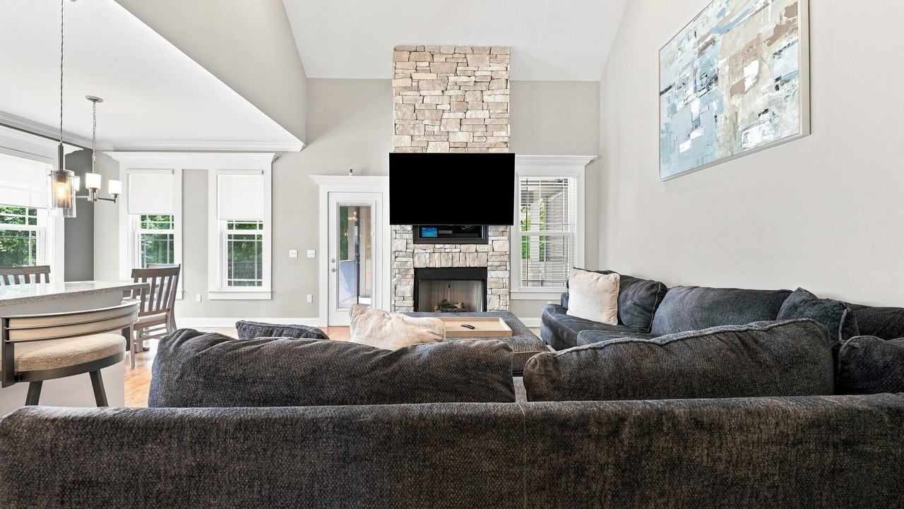 9202 White Ash Dr - Photo 6 of 45