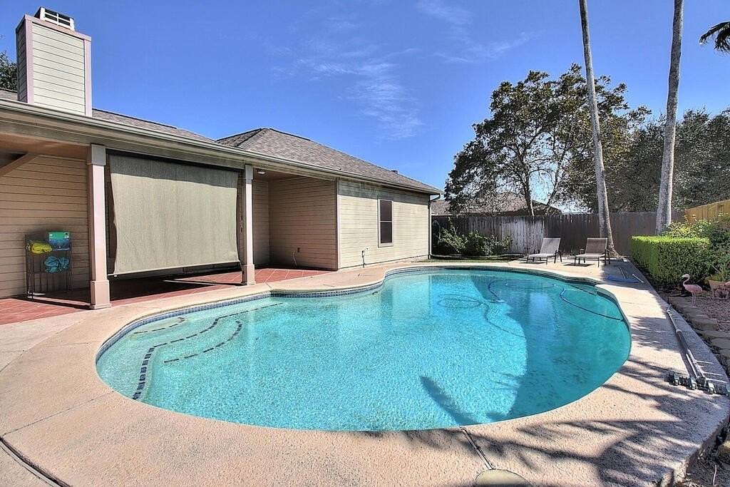 7642 Dallas St - Photo 2 of 39