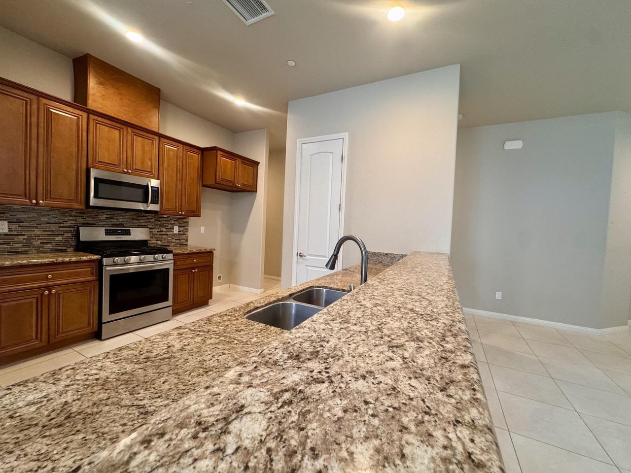 31865 San Eljay Ave - Photo 3 of 26