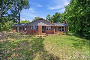 featured image of 2988 Great Falls Hwy