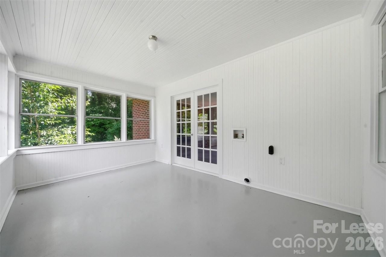 2988 Great Falls Hwy - Photo 6 of 34