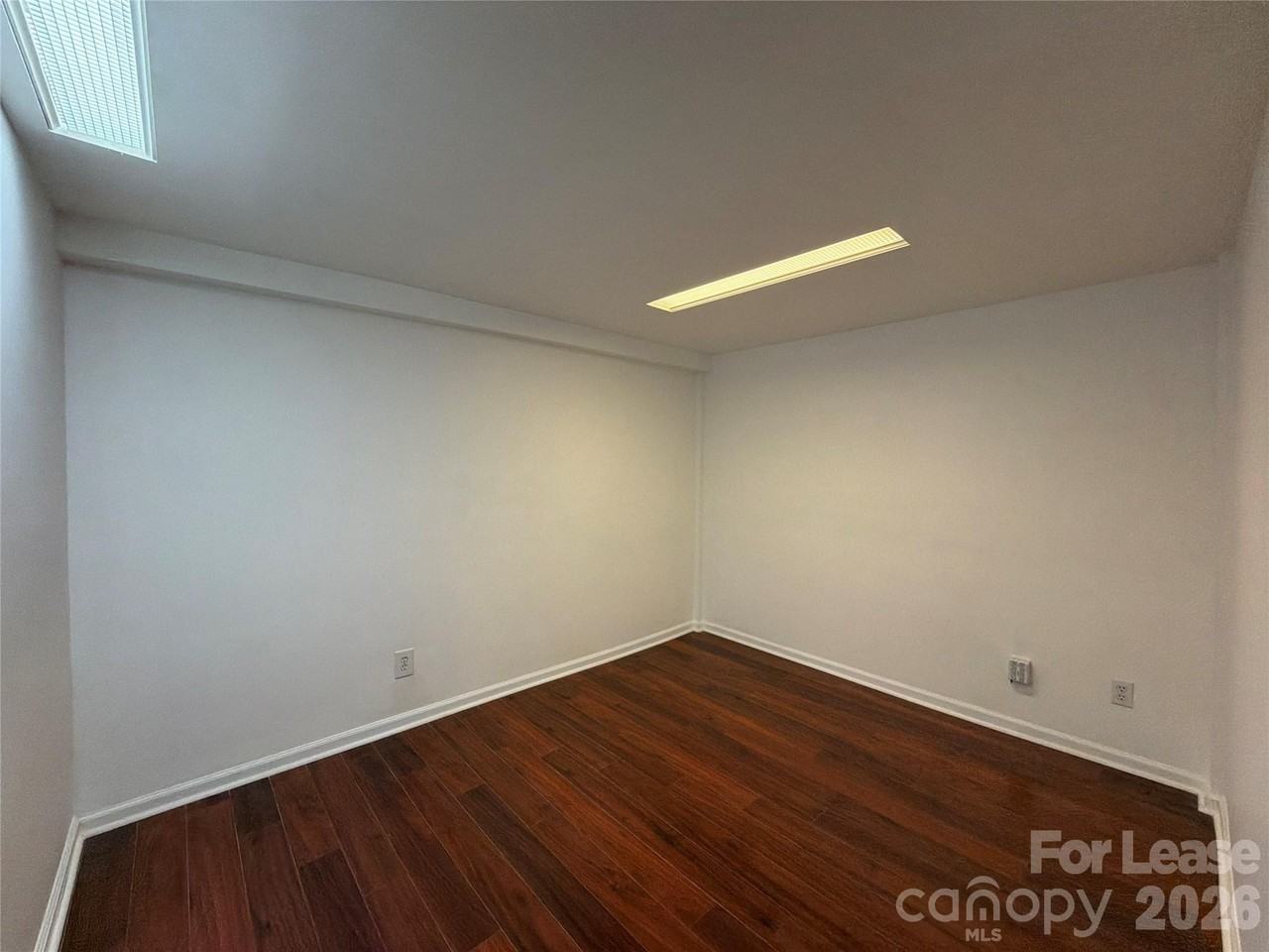 213 S Summit Ave - Photo 6 of 14