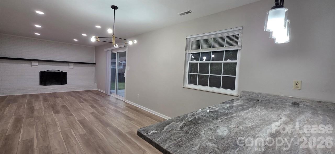 7200 Shadowlake Dr - Photo 2 of 15