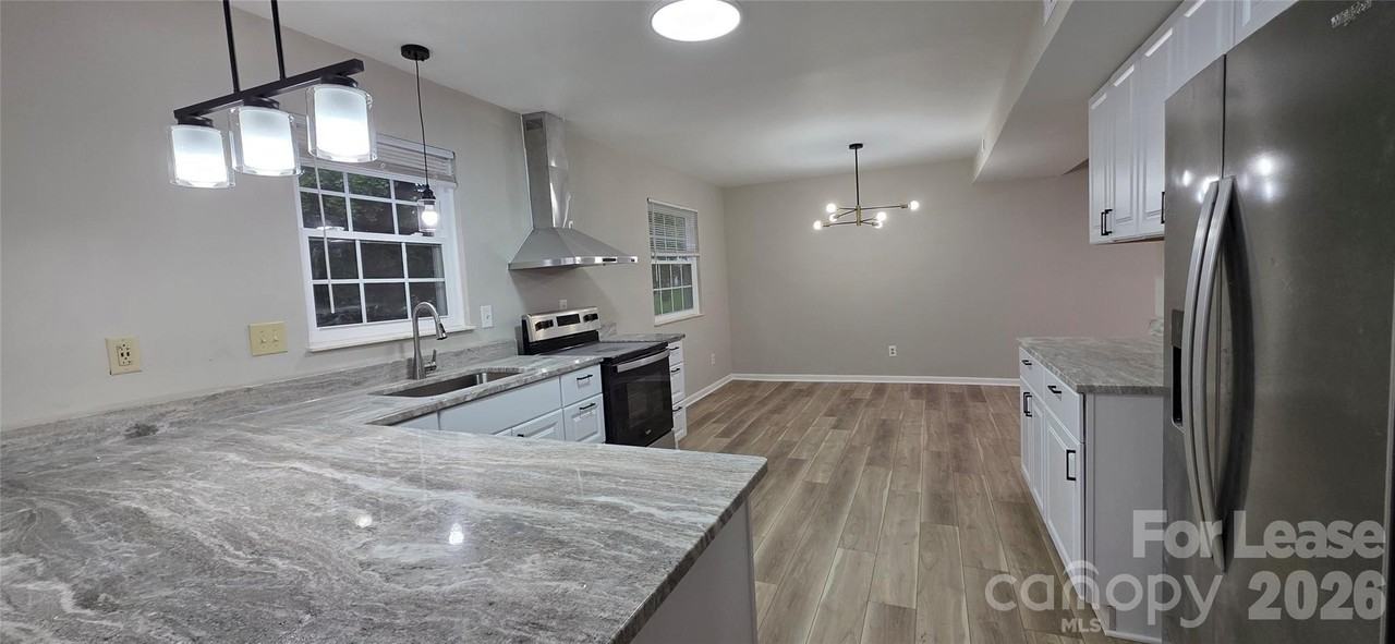 7200 Shadowlake Dr - Photo 5 of 15