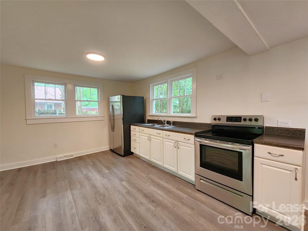 650 Harris St Nw - Photo 5 of 19