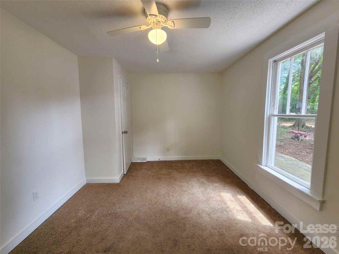 650 Harris St Nw - Photo 7 of 19