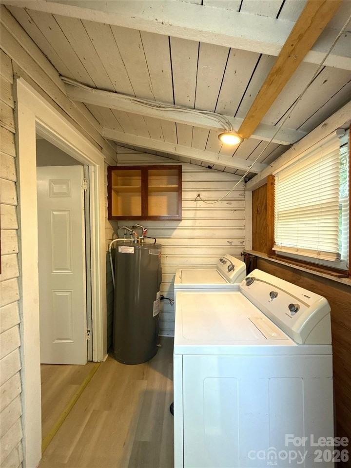 831 Cason St - Photo 3 of 13