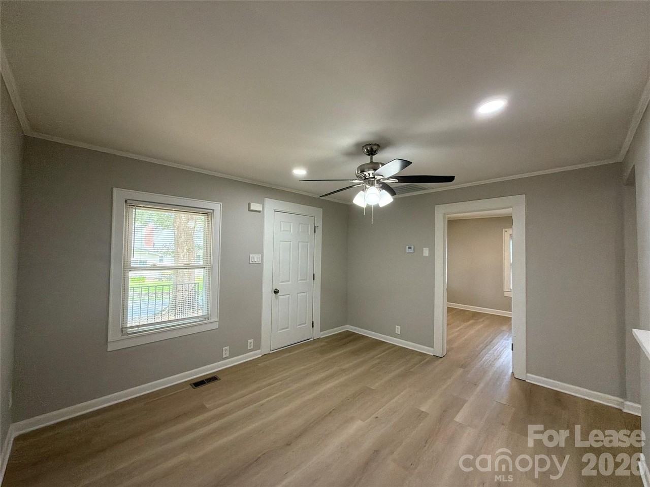 831 Cason St - Photo 4 of 13