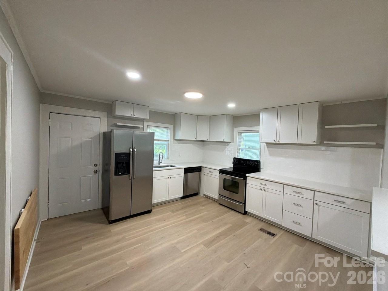831 Cason St - Photo 6 of 13