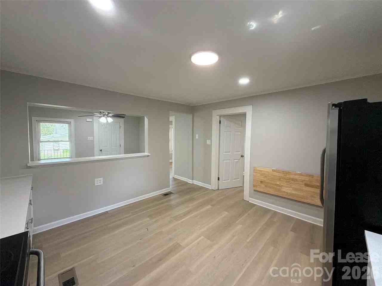 831 Cason St - Photo 7 of 13