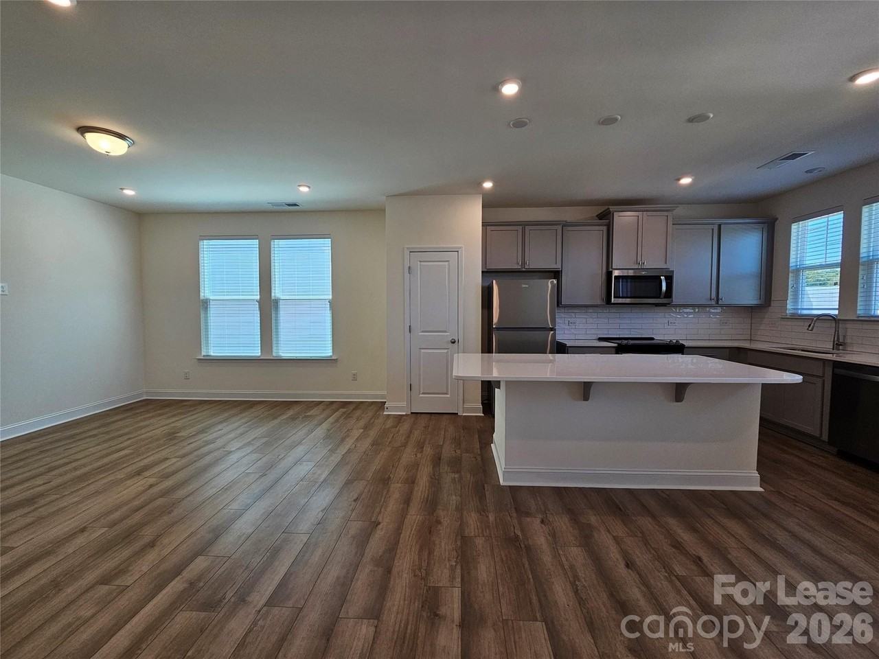 1027 S Point Rd - Photo 3 of 22