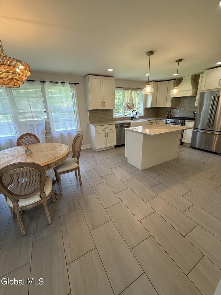 143 Schuurman Rd - Photo 4 of 25