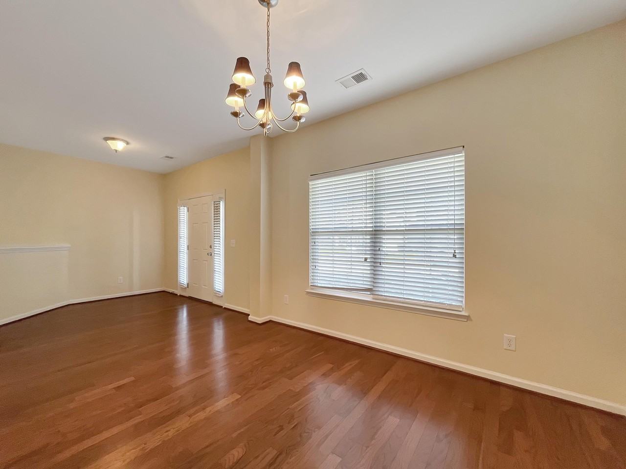 134 Charlesfort Way - Photo 3 of 38