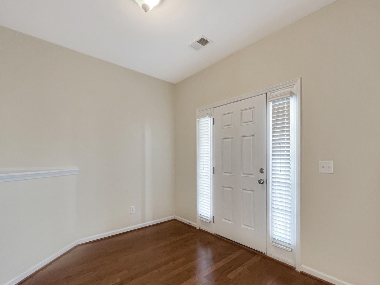 134 Charlesfort Way - Photo 5 of 38