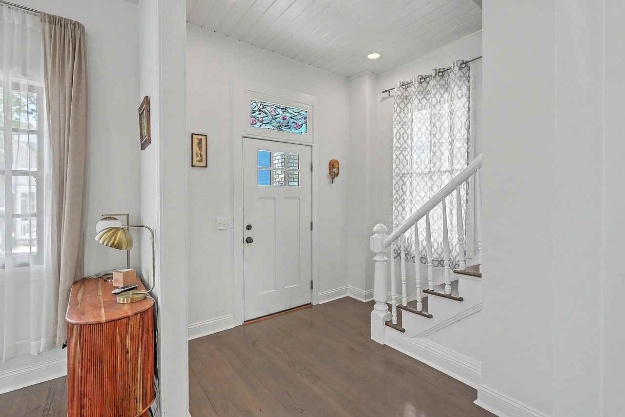 272 Coming St #C - Photo 6 of 37