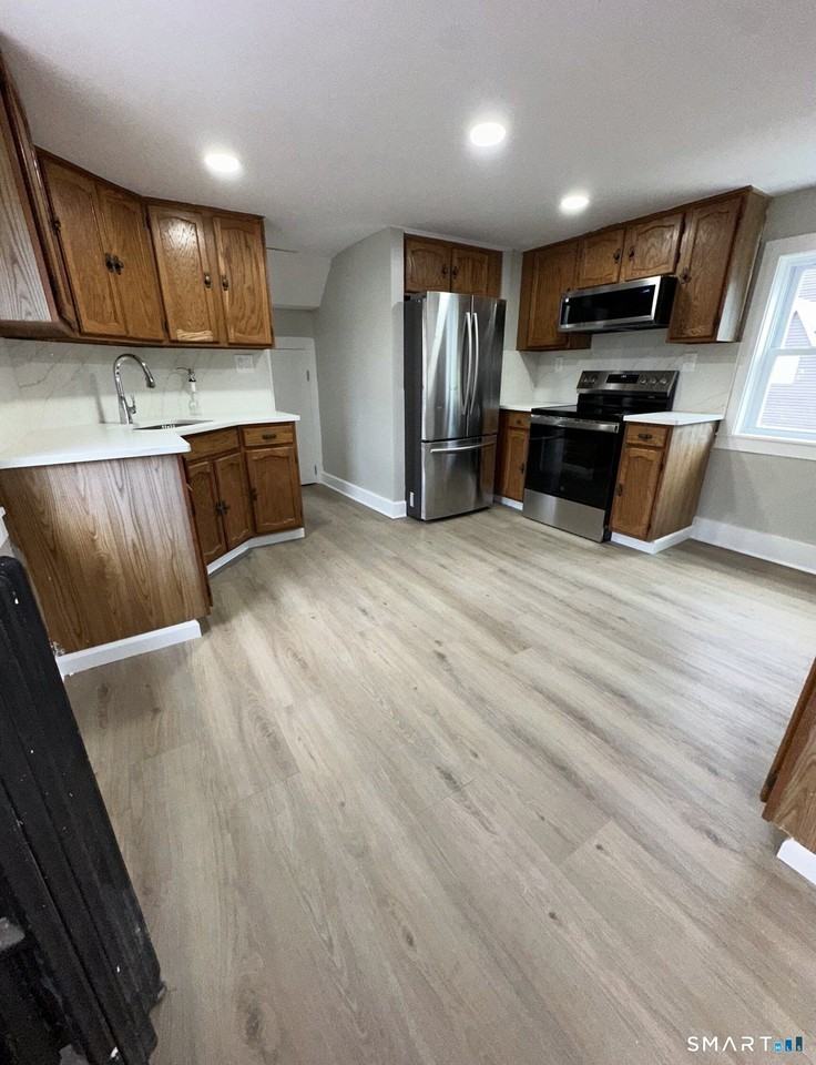 34 Bulkeley Pl - Photo 4 of 16