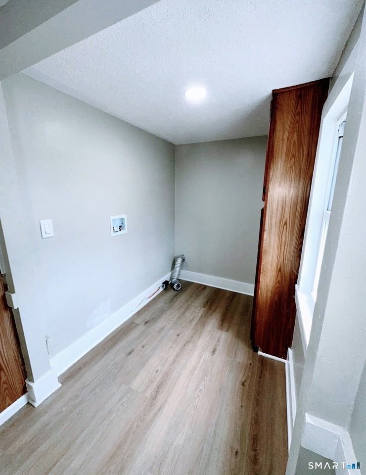 34 Bulkeley Pl - Photo 6 of 16