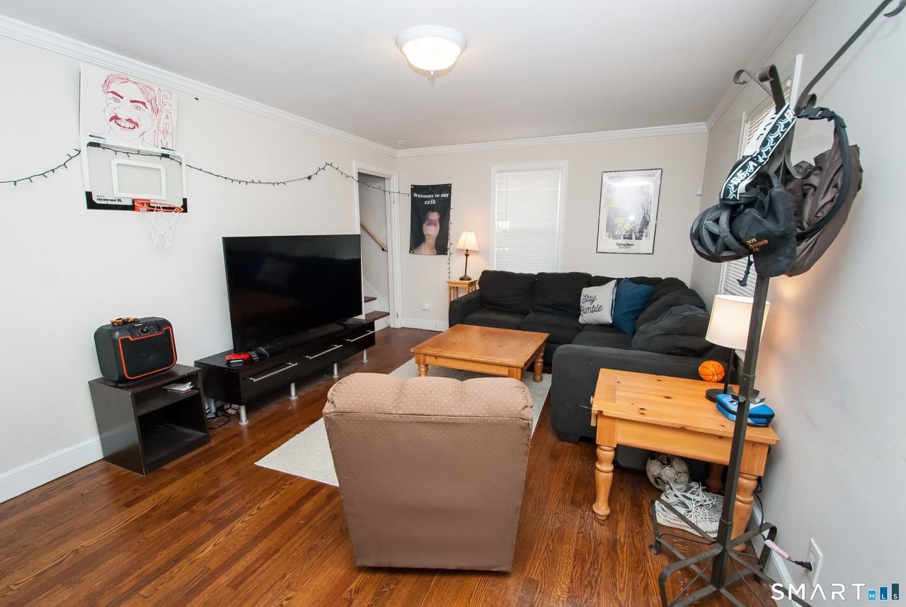 435 Ruth St - Photo 2 of 38
