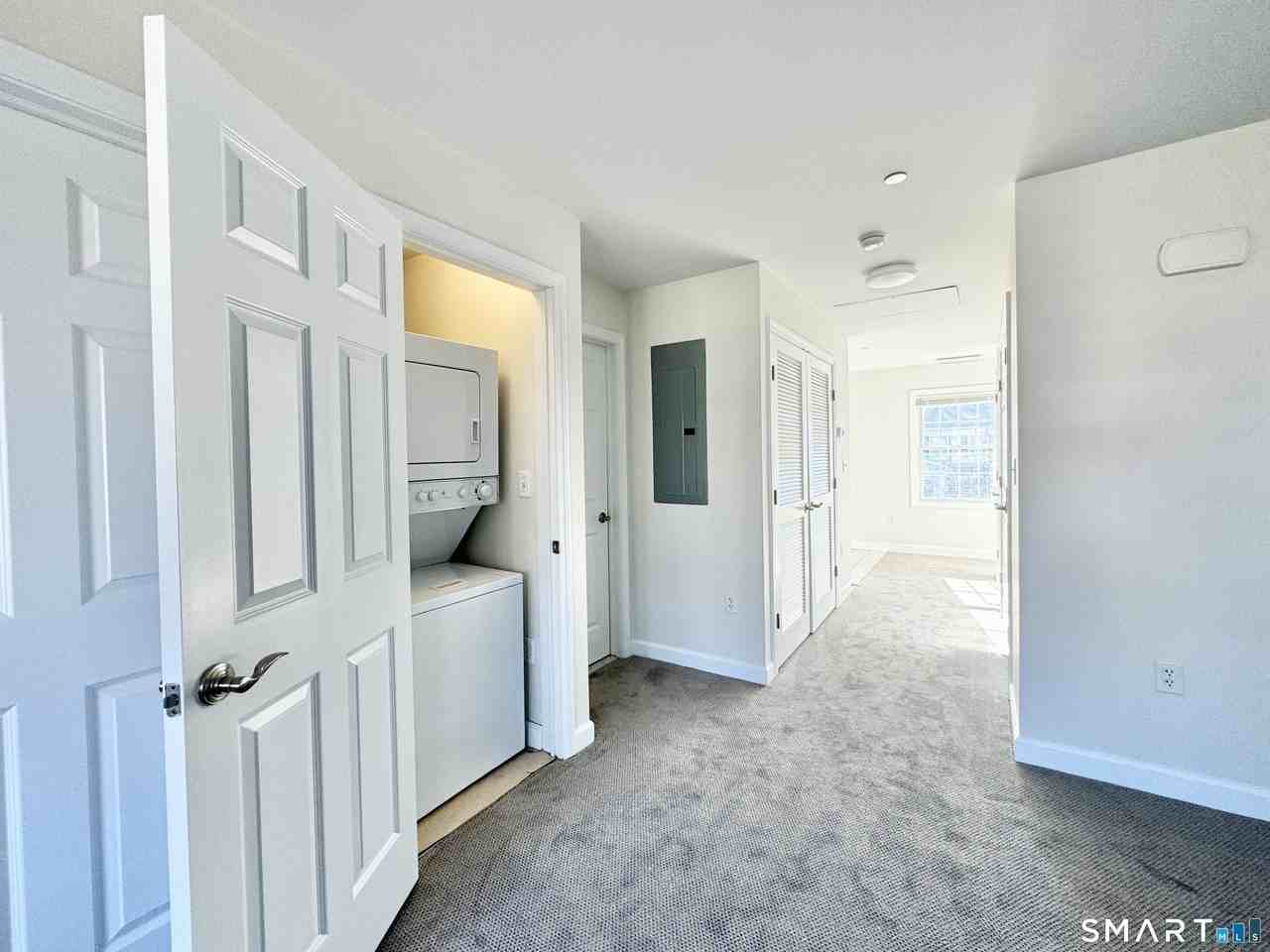 36 Fairgate Dr - Photo 3 of 15