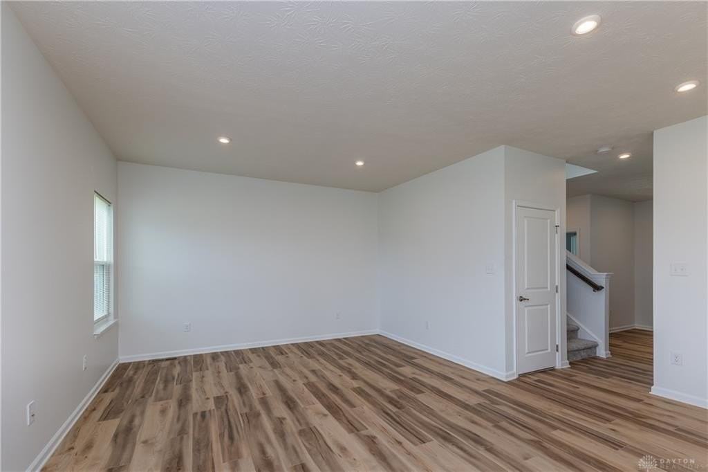 403 Sydney Dr - Photo 6 of 40