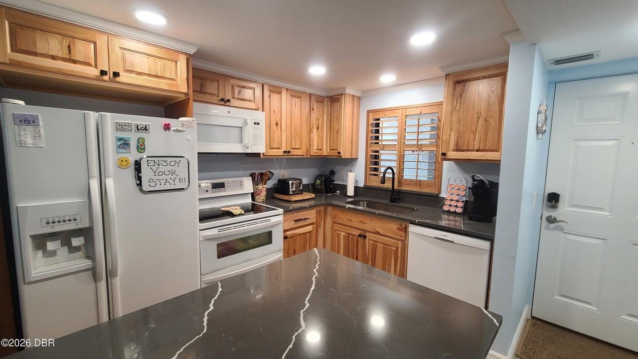3747 S Atlantic Ave #206 - Photo 7 of 43