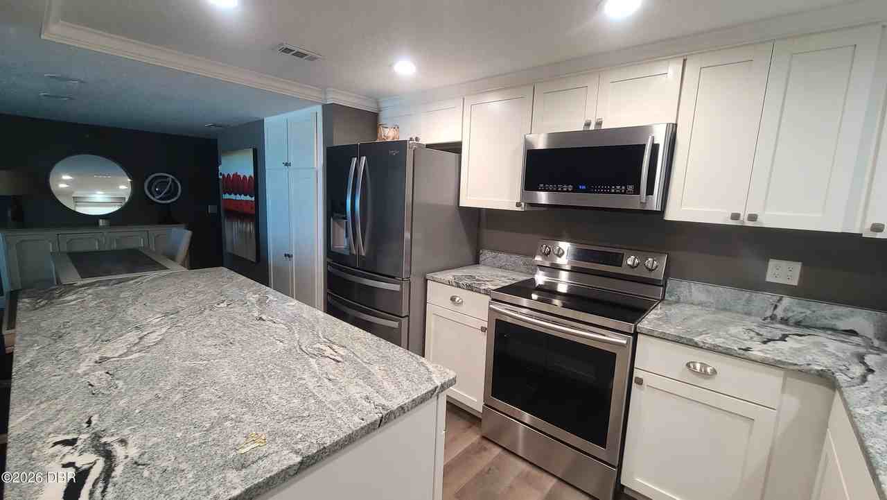 3747 S Atlantic Ave #205 - Photo 5 of 37