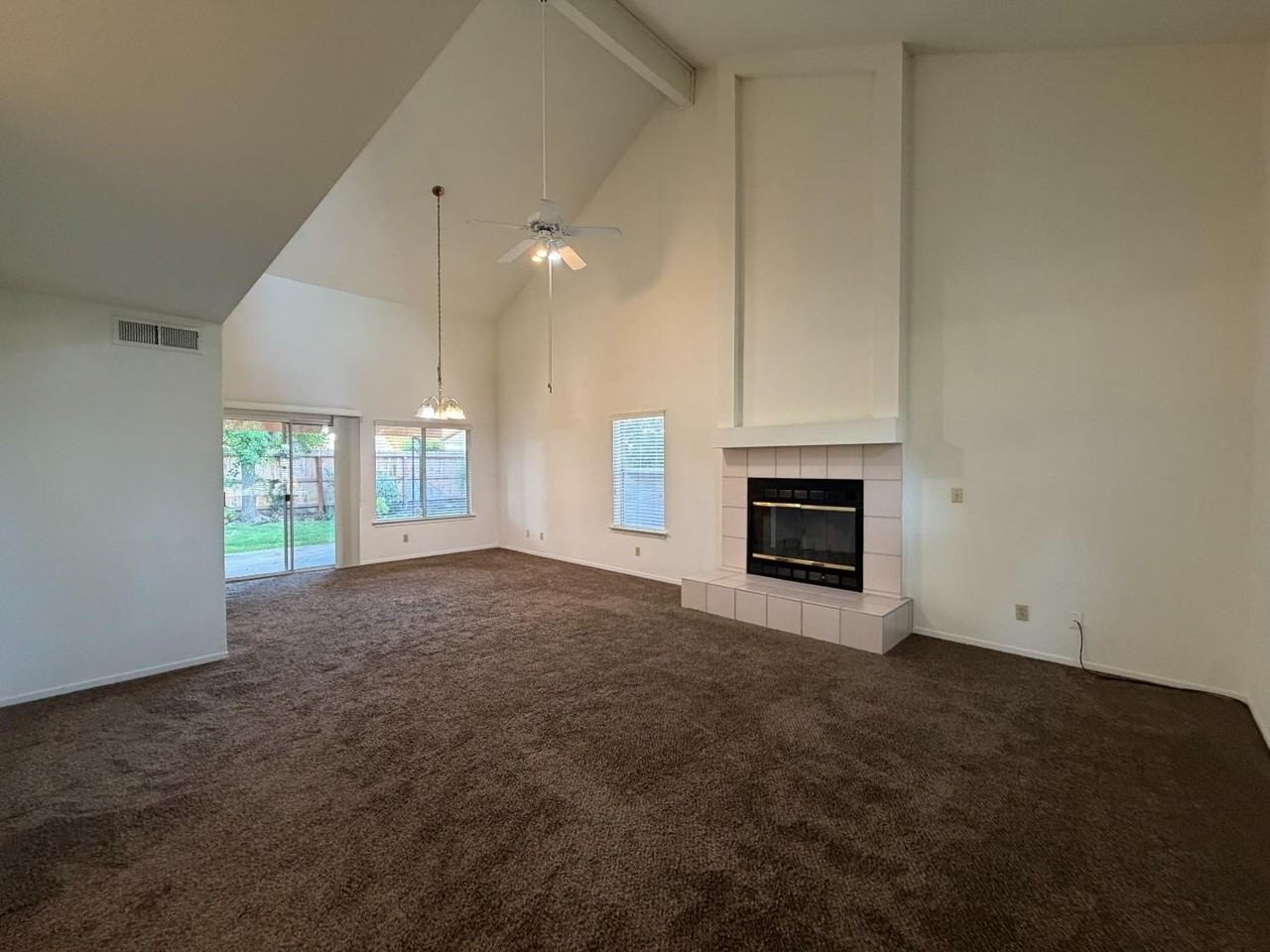 1893 E Deyoung Dr - Photo 4 of 22